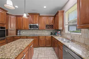 8137 Lagerfeld Dr, Land O Lakes, FL 34637 - Photo 15