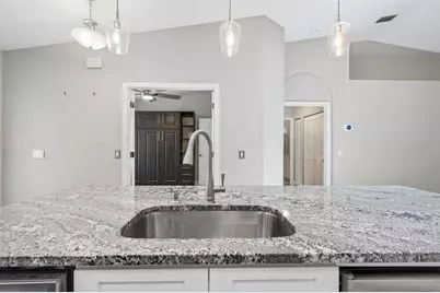 6019 Courtside Drive, Bradenton, FL 34210 - Photo 15