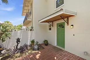 10017 N 52nd St, Tampa, FL 33617 - Photo 3