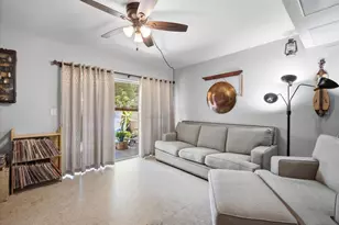 10017 N 52nd St, Tampa, FL 33617 - Photo 13