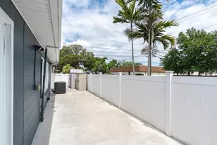 200 62nd St N, Saint Petersburg, FL 33710 - Photo 31