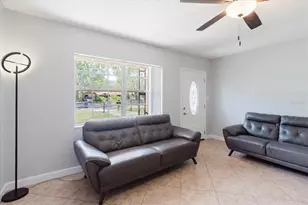 6212 Florida Cir W, Apollo Beach, FL 33572 - Photo 5