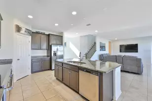 2927 Marine Grass Dr, Wimauma, FL 33598 - Photo 9