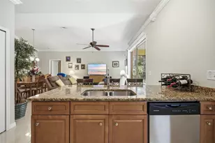 15107 Monet Dr, Tampa, FL 33613 - Photo 11