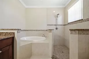 15107 Monet Dr, Tampa, FL 33613 - Photo 29