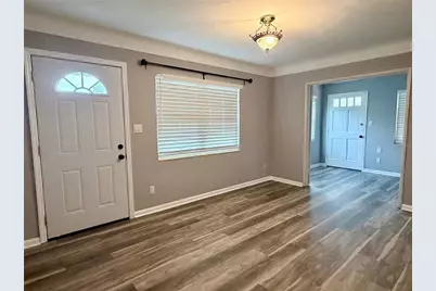 1851 50th Avenue N, Saint Petersburg, FL 33714 - Photo 3