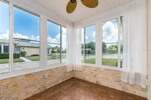 1009 Queen Anne Dr, Palm Harbor, FL 34684 - Photo 9