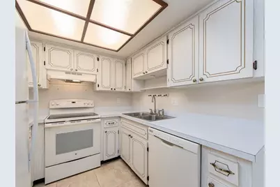 1009 Queen Anne Drive #B, Palm Harbor, FL 34684 - Photo 11
