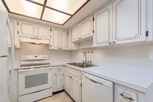 1009 Queen Anne Dr, Palm Harbor, FL 34684 - Photo 11