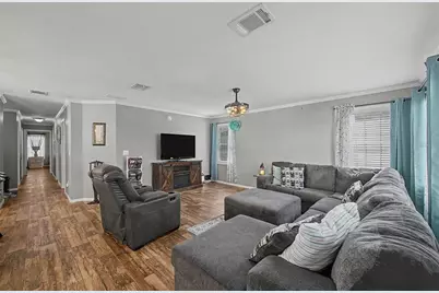 37200 Neukom Avenue, Zephyrhills, FL 33541 - Photo 11