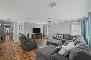 37200 Neukom Ave, Zephyrhills, FL 33541 - Photo 11