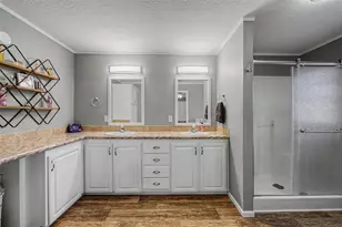 37200 Neukom Ave, Zephyrhills, FL 33541 - Photo 17
