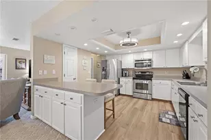 6352 Huntington Dr, Zephyrhills, FL 33542 - Photo 11