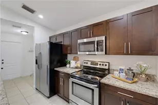 2107 W Clifton St, Tampa, FL 33603 - Photo 11