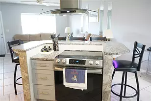 424 Lake Point Ct, Sun City Center, FL 33573 - Photo 9