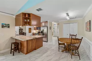 2434 Summitview Dr, Lakeland, FL 33812 - Photo 7