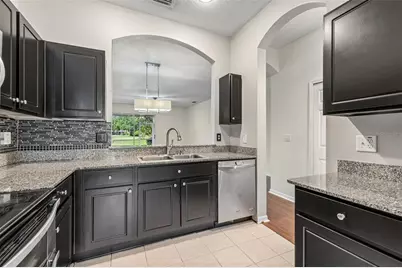 18107 Nassau Point Dr, Tampa, FL 33647 - Photo 5