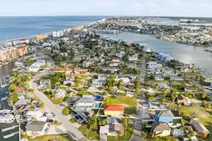 13104 4th St E, Madeira Beach, FL 33708 - Photo 21