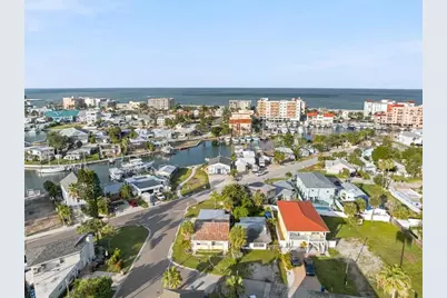 13104 4th Street E, Madeira Beach, FL 33708 - Photo 23
