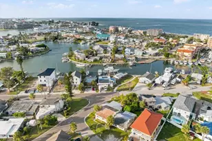 13104 4th St E, Madeira Beach, FL 33708 - Photo 15