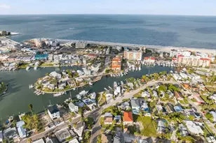 13104 4th St E, Madeira Beach, FL 33708 - Photo 17