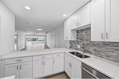 594 Boca Ciega Point Boulevard N, Saint Petersburg, FL 33708 - Photo 15