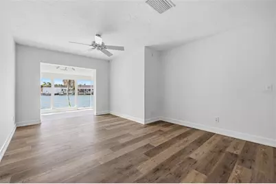 594 Boca Ciega Point Boulevard N, Saint Petersburg, FL 33708 - Photo 19