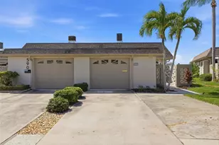 594 Boca Ciega Point Blvd N, Saint Petersburg, FL 33708 - Photo 9