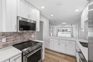 594 Boca Ciega Point Blvd N, Saint Petersburg, FL 33708 - Photo 19