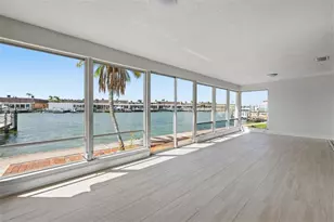 594 Boca Ciega Point Blvd N, Saint Petersburg, FL 33708 - Photo 3