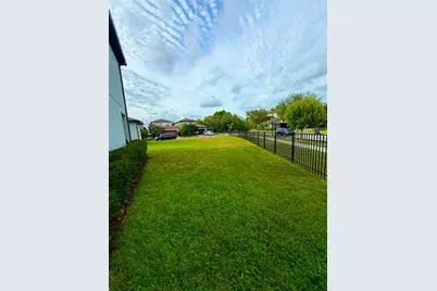 5703 Village Center Drive, Lithia, FL 33547 - Photo 37