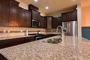 5703 Village Center Dr, Lithia, FL 33547 - Photo 7