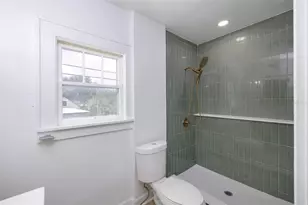 618 N 7th Ave, Saint Petersburg, FL 33701 - Photo 11