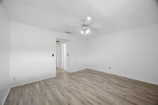 6336 Newtown Cir, Tampa, FL 33615 - Photo 13