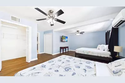 6400 Pelican Drive S, Saint Petersburg, FL 33707 - Photo 19