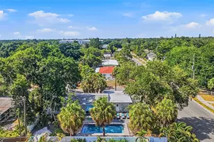 6400 Pelican Dr S, Saint Petersburg, FL 33707 - Photo 43
