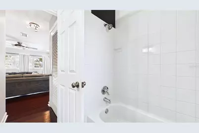 6400 Pelican Drive S, Saint Petersburg, FL 33707 - Photo 29