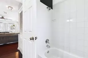 6400 Pelican Dr S, Saint Petersburg, FL 33707 - Photo 29