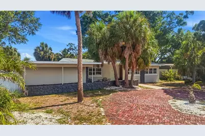 6400 Pelican Drive S, Saint Petersburg, FL 33707 - Photo 3
