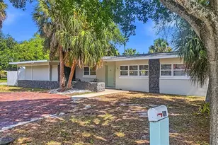 6400 Pelican Dr S, Saint Petersburg, FL 33707 - Photo 1