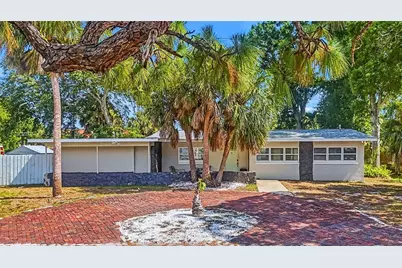 6400 Pelican Drive S, Saint Petersburg, FL 33707 - Photo 1