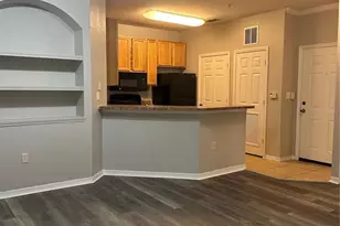 10101 Courtney Palms Blvd, Tampa, FL 33619 - Photo 9