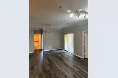 10101 Courtney Palms Boulevard #103, Tampa, FL 33619 - Photo 11
