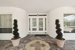 119 Carlyle Cir, Palm Harbor, FL 34683 - Photo 9