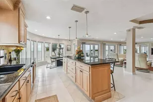 119 Carlyle Cir, Palm Harbor, FL 34683 - Photo 21