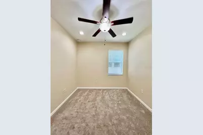 9606 Oak Glade Avenue, Tampa, FL 33647 - Photo 11