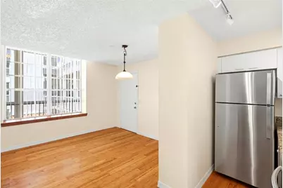 701 Mirror Lake Drive N #202, Saint Petersburg, FL 33701 - Photo 25