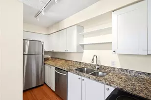 701 Mirror Lake Dr N, Saint Petersburg, FL 33701 - Photo 23