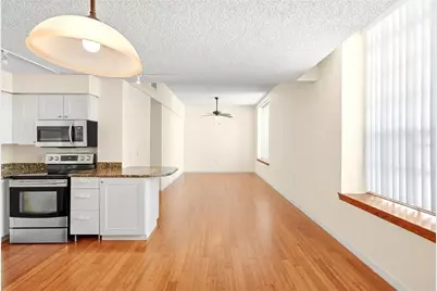 701 Mirror Lake Drive N #202, Saint Petersburg, FL 33701 - Photo 11