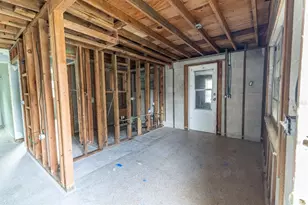 4050 Arrowhead Ave, Spring Hill, FL 34606 - Photo 9